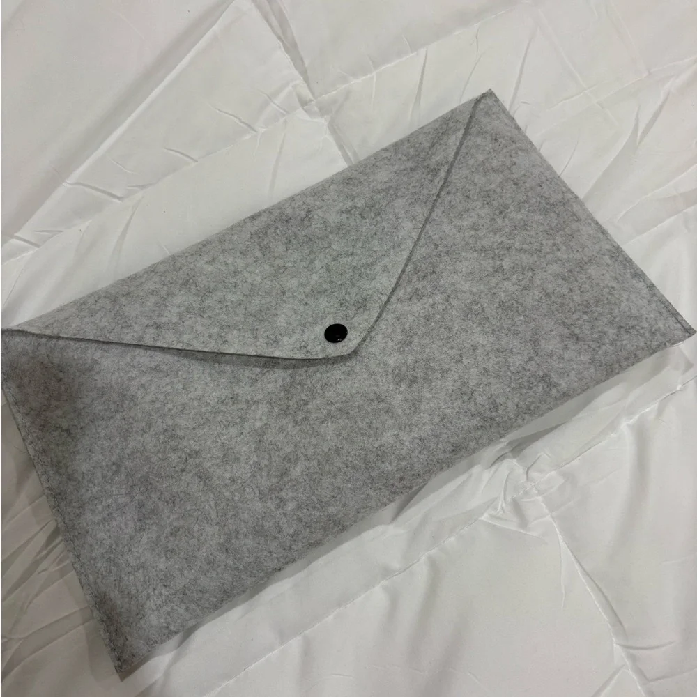 Elegant Gold Mesh Evening Bag - Picture 4 of 4